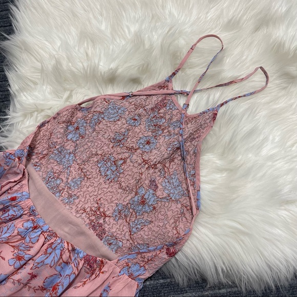 Urban Outfitters Kimchi Blue Verlina Mini Dress Size XS Floral Print Backless - Picture 9 of 14